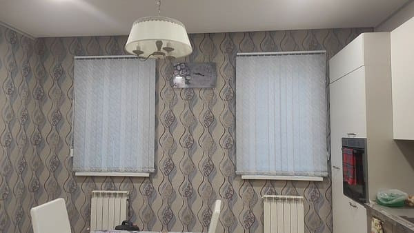 Вертикальные жалюзи чередование полос,ткань Венера серый и серебро_V-04, V-S Вертикальные жалюзи чередование полос,ткань Венера серый и серебро_V-04, V-S